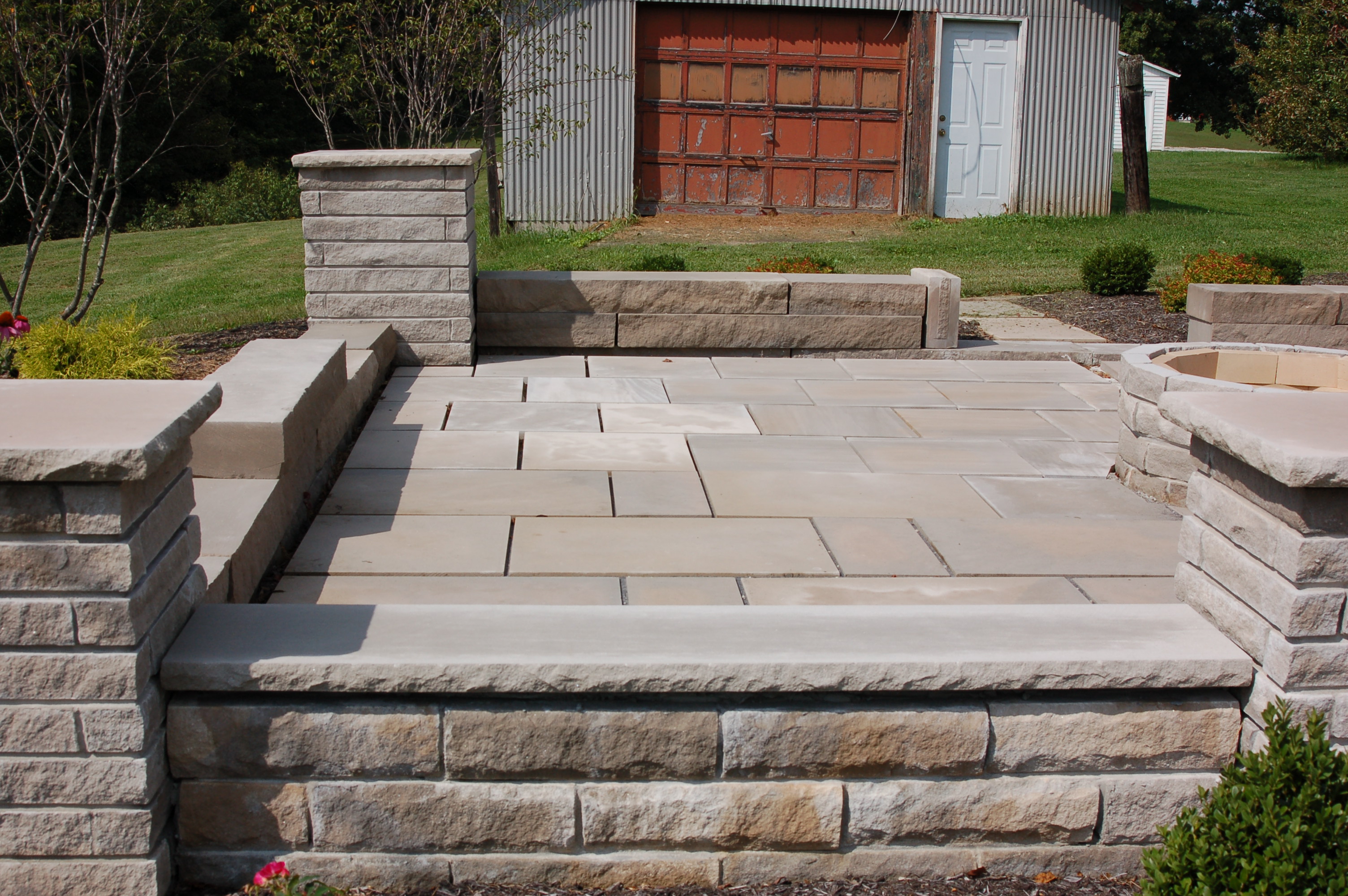 Indiana Limestone Ohio Stone Indiana Limestone Patterned Flagging With 6 X 8 Cut Drywall And 2 Wall Caps